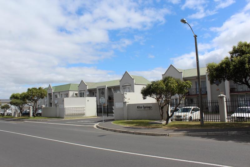 2 Bedroom Property for Sale in Goodwood Park Western Cape